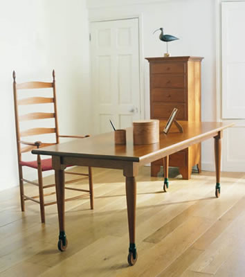 Wheeled Table shaker style