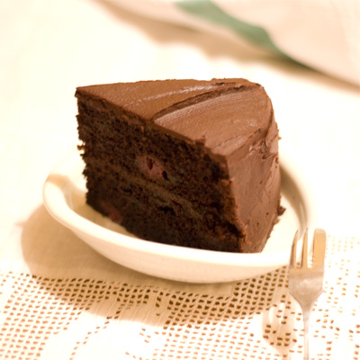 Vegan Chocolate Cake - Egg, dairy & nut free chocolate - with Recipe - Coco&Me
