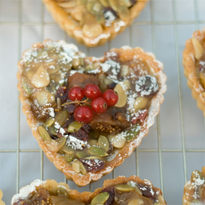 Coco&Me - Winter fruit tart - caramelized dried fruit & nuts tart.