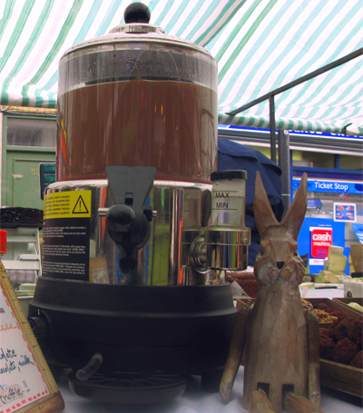 Coco&Me - Hot choclate machine at market stall & wooden hare - www.cocoandme.com