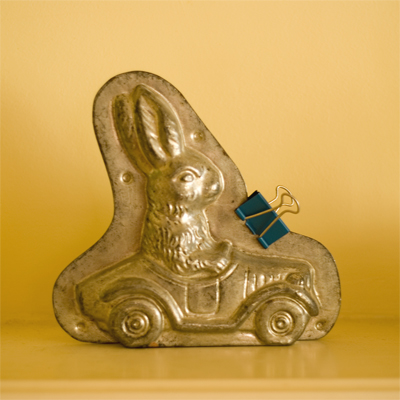 Coco&Me - Antique/ vintage chocolate rabbit mold - www.cocoandme.com