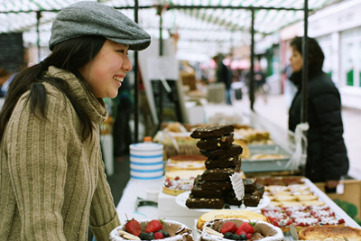 Coco&Me - Picture taken by Tommy of www.thisisnaive.com - Tamami at Broadway Market selling cakes & chocolates - www.cocoandme.com