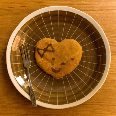 Coco&Me - Buttermilk Pancake recipe with step-by-step pictures of the process - heart motif - www.cocoandme.com
