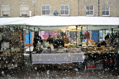 cocoandme_snowstall Coco&Me - Broadway Farmer's market chocolate & cake stall snowing E8 - Coco & Me - www.cocoandme.com
